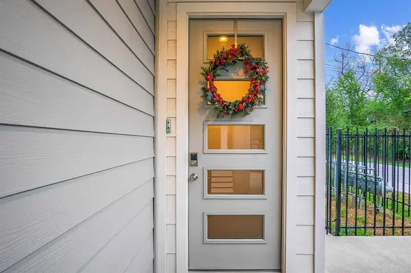 814 Thornton RD #A, Houston, TX 77018