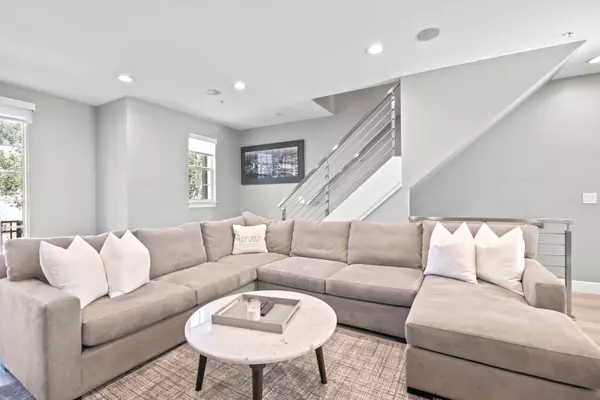 1011 W Heritage Club CIR, Delray Beach, FL 33483