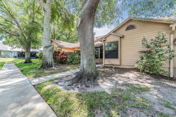 2582 BENTLEY DR, Palm Harbor, FL 34684