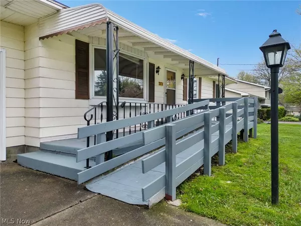 2974 Greenridge RD, Norton, OH 44203