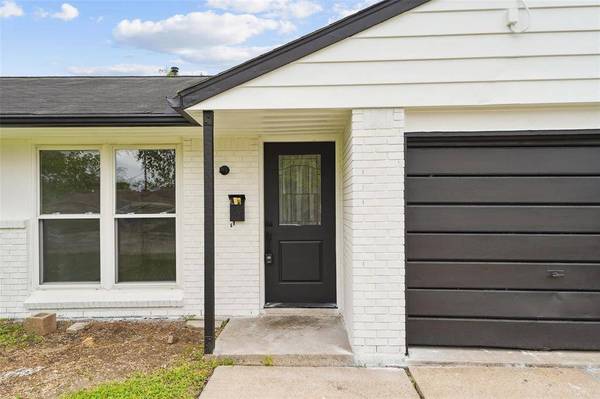 4023 Cloverbrook DR, Houston, TX 77045