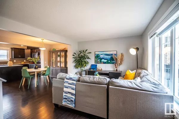 16809 40 ST NW, Edmonton, AB T5Y 0Y2