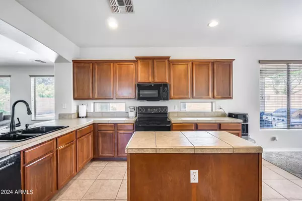 3140 S HOLGUIN Way, Chandler, AZ 85248