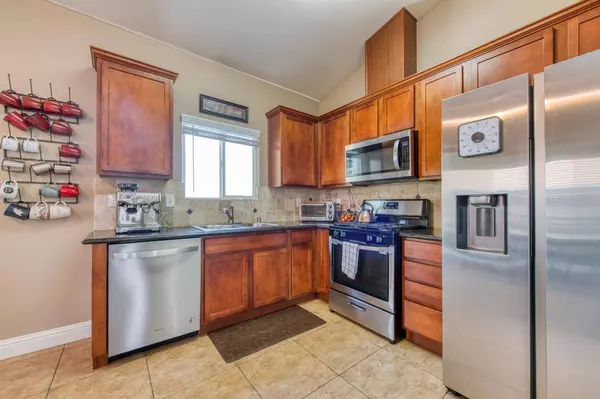 5612 W Cotton Avenue, Fresno, CA 93722