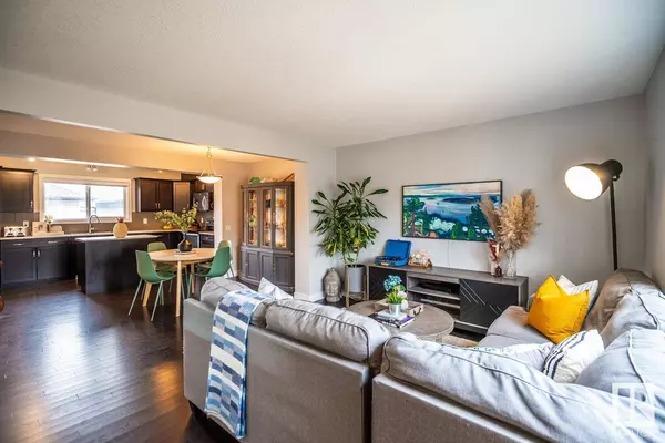 16809 40 ST NW, Edmonton, AB T5Y 0Y2