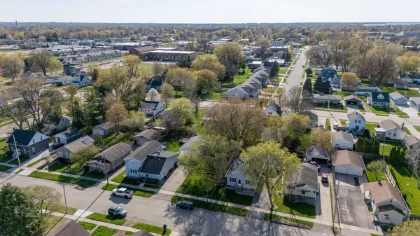 2203 JEFFERSON ST, Oshkosh, WI 54901