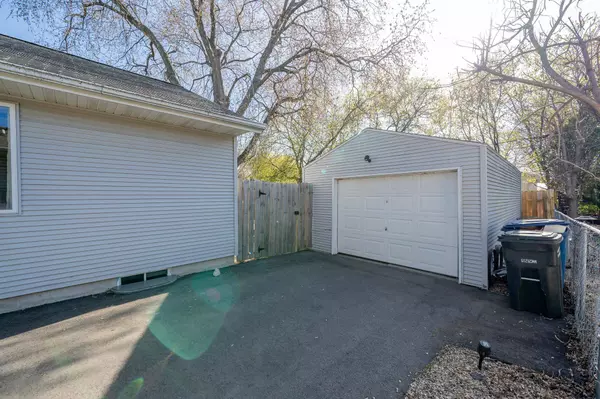 2203 JEFFERSON ST, Oshkosh, WI 54901