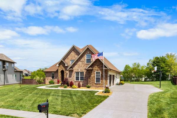 741 Valencia Dr, Clarksville, TN 37043