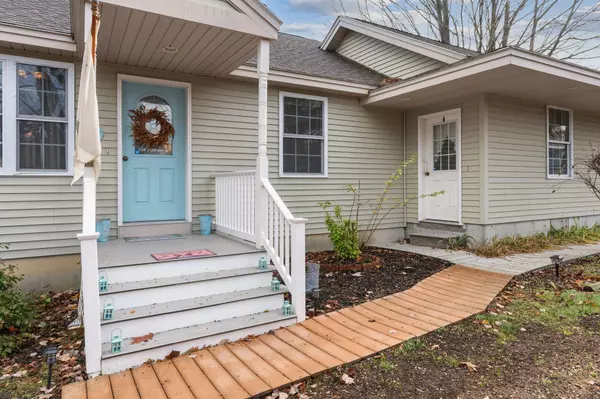 12 Jordan ST, Saco, ME 04072