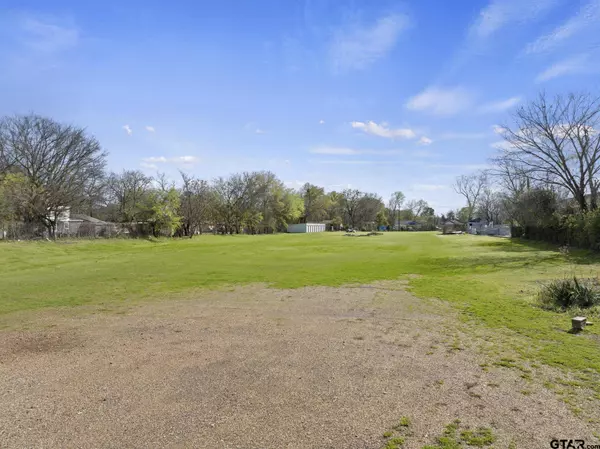 1323 W Ferguson, Mt Pleasant, TX 75455