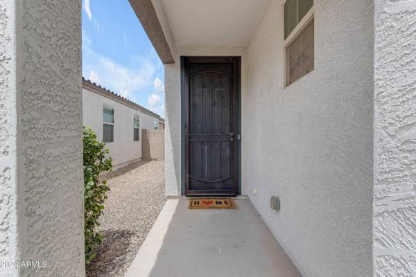 1074 W LOWELL Drive, San Tan Valley, AZ 85140