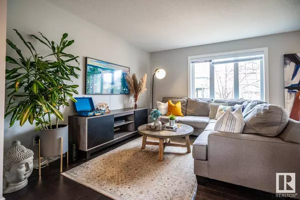 16809 40 ST NW, Edmonton, AB T5Y 0Y2