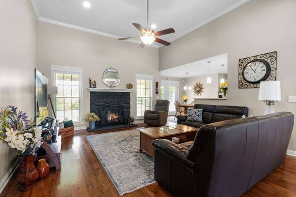 741 Valencia Dr, Clarksville, TN 37043