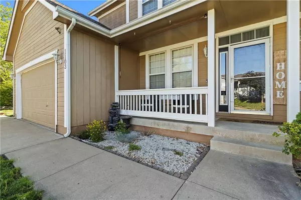 1103 Meadows LN, Greenwood, MO 64034