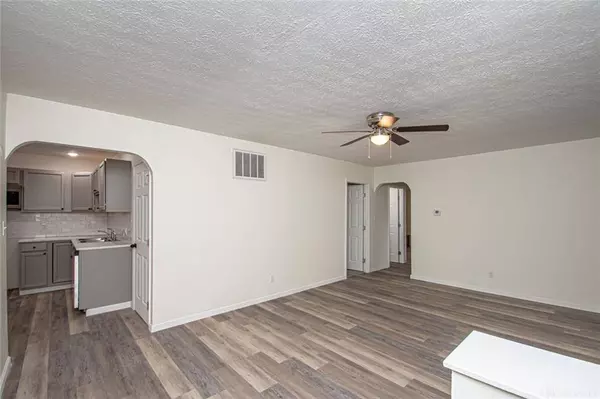 327 Amsterdam Drive, Xenia, OH 45385