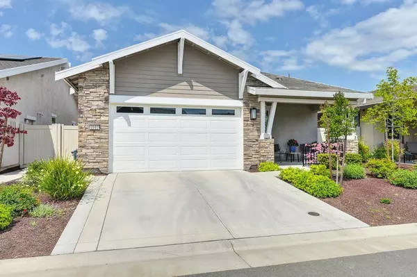 2112 Earthlight LN, Roseville, CA 95747