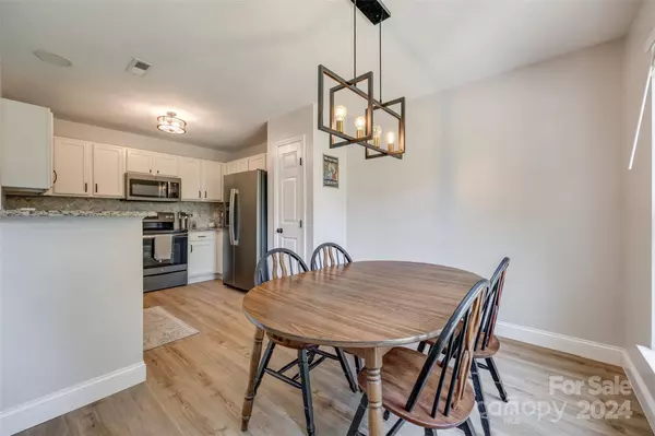 12611 Beddingfield DR, Charlotte, NC 28278