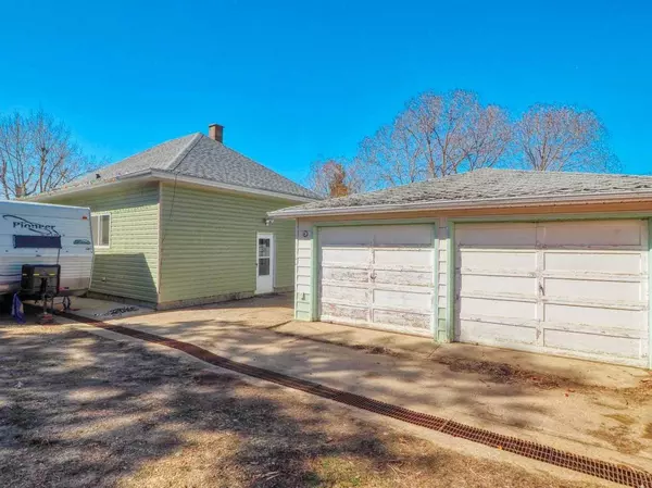 4906 51 AVE, Bentley, AB T0C0J0