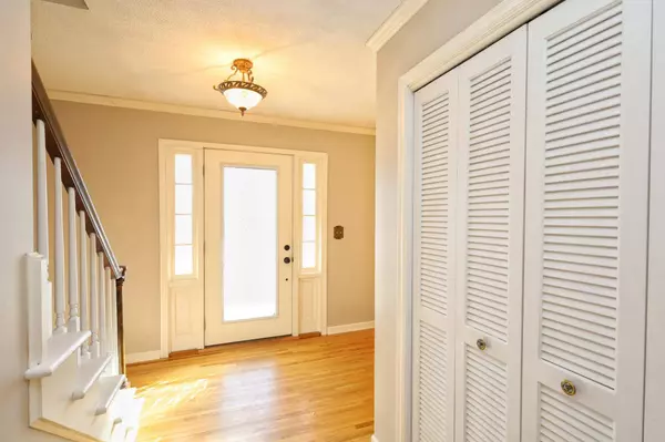 1015 Sierra LN NE, Rochester, MN 55906