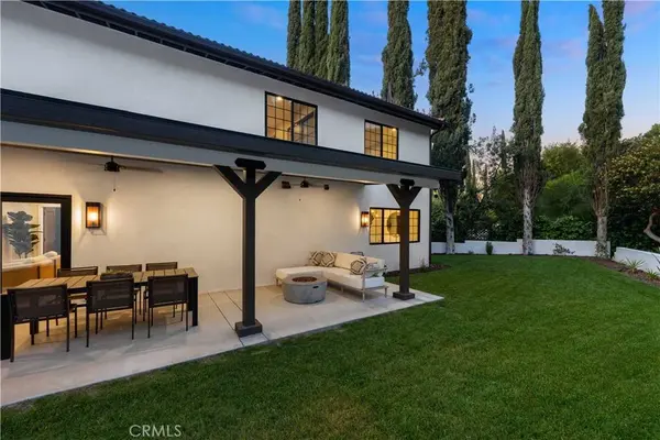 22778 Charlemont PL, Woodland Hills, CA 91364