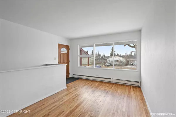 4256 Ross CT, Anchorage, AK 99508