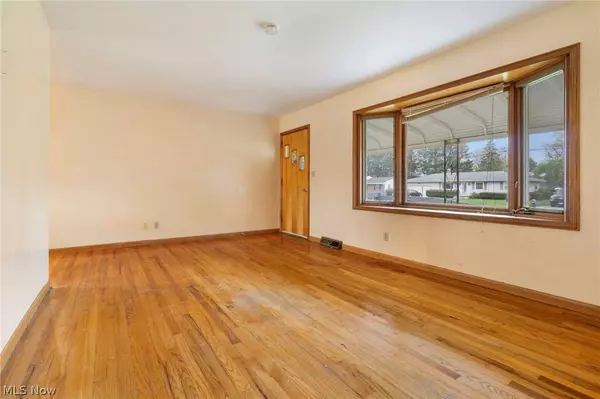 2974 Greenridge RD, Norton, OH 44203