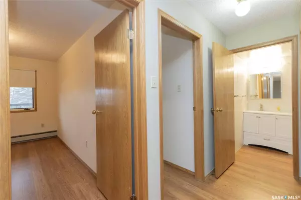 3220 33rd STREET W #106, Saskatoon, SK S7L 6K3