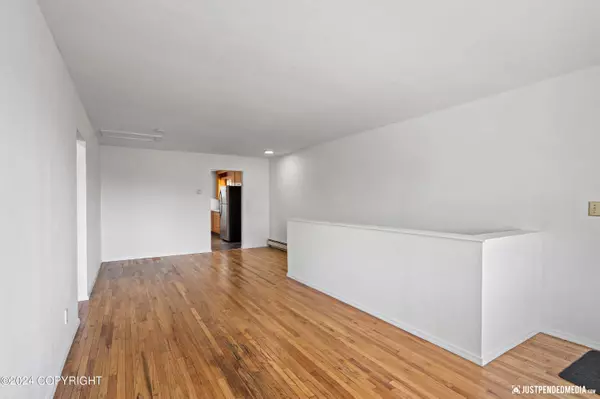 4256 Ross CT, Anchorage, AK 99508