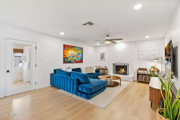 9400 E KALIL Drive, Scottsdale, AZ 85260