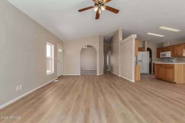 864 W MOON SHADOW Drive, Casa Grande, AZ 85122