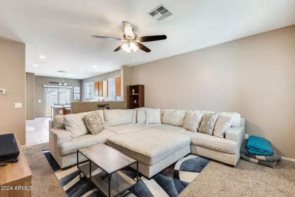 10346 W KINGMAN Street, Tolleson, AZ 85353