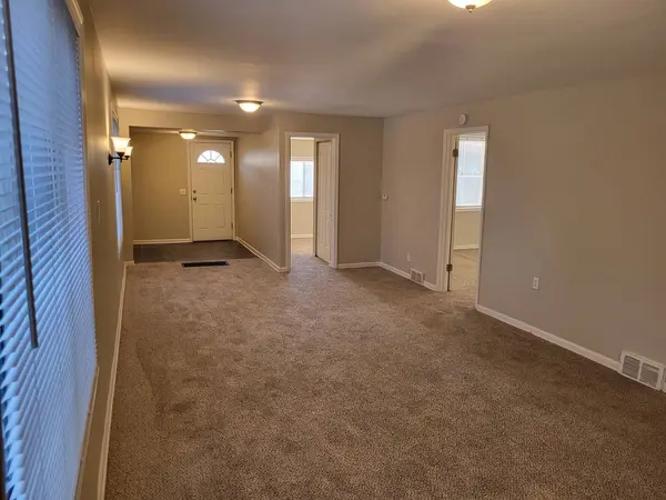 1423 Seymour Avenue, North Chicago, IL 60064