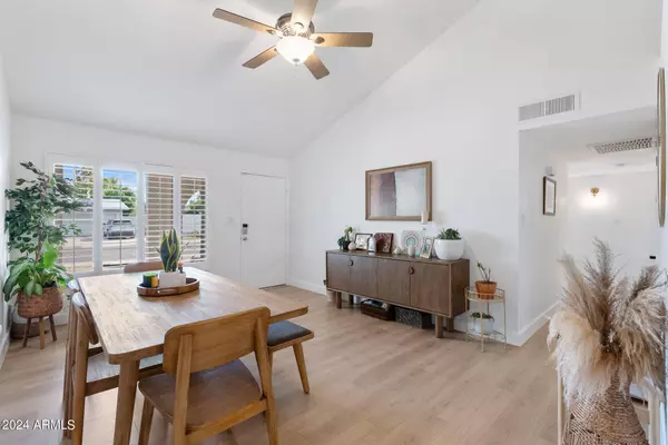 9400 E KALIL Drive, Scottsdale, AZ 85260