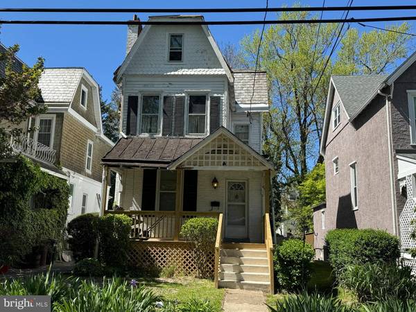 51 W ESSEX AVE, Lansdowne, PA 19050