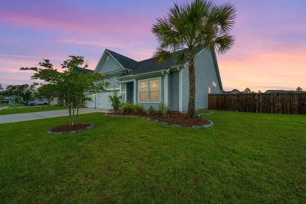 424 Stonefield Cir, Moncks Corner, SC 29461