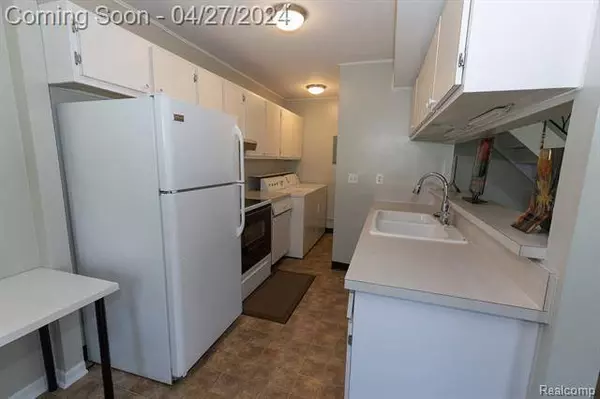 2825 GLENWOOD, Lake Orion, MI 48360