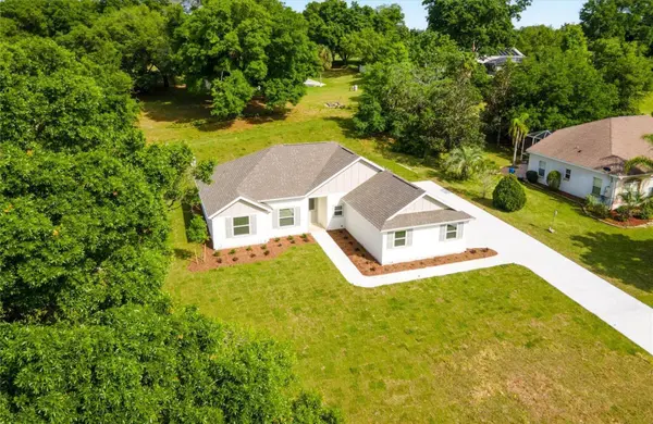 3938 OAK POINTE DR, Lady Lake, FL 32159