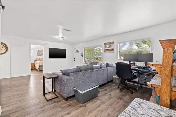 7110 14TH ST N, St Petersburg, FL 33702