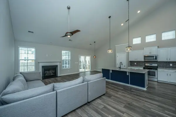 424 Stonefield Cir, Moncks Corner, SC 29461