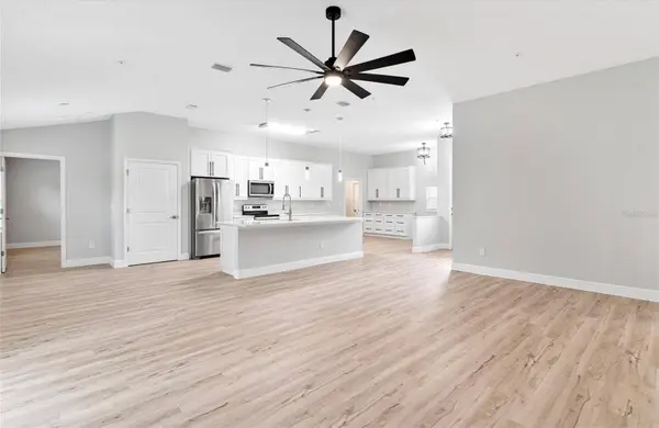 3938 OAK POINTE DR, Lady Lake, FL 32159