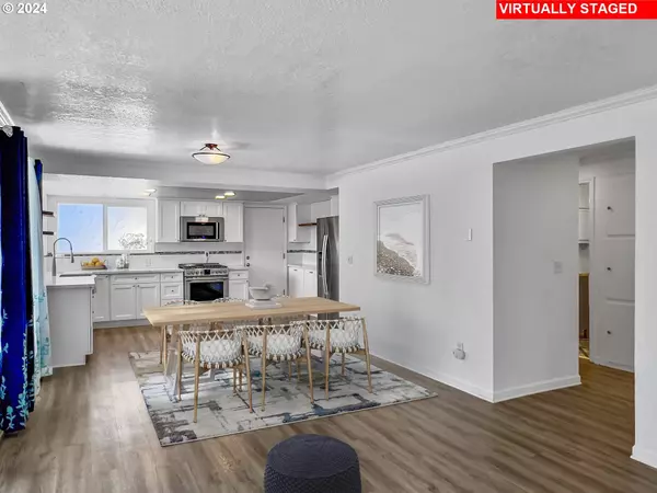 225 SHORE DR, Lincoln City, OR 97367