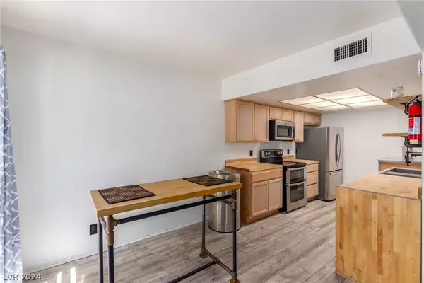 230 Brookside Lane #D, Las Vegas, NV 89107