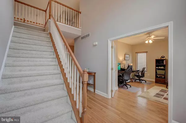 22 LEXINGTON CT, Mount Laurel, NJ 08054