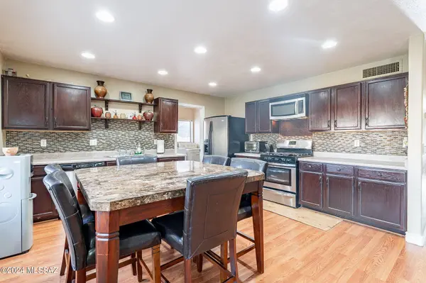 10236 N Nine Iron Drive, Oro Valley, AZ 85737