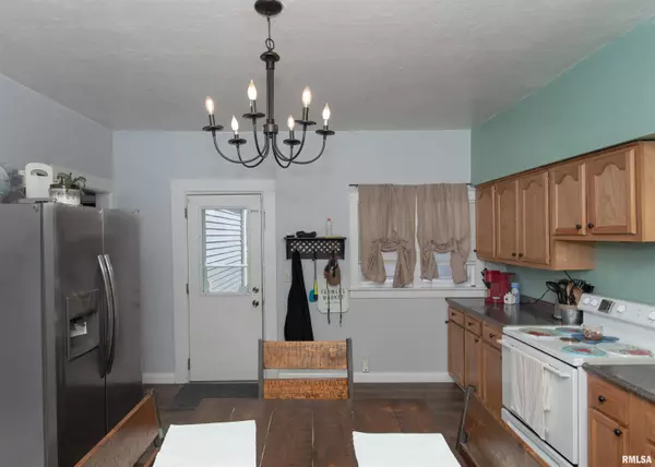 521 N HOWELL ST, Davenport, IA 52802