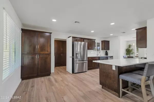 7467 N Paseo Ronceval, Tucson, AZ 85704