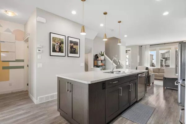 193 River Heights Drive, Cochrane, AB T4C0Y1