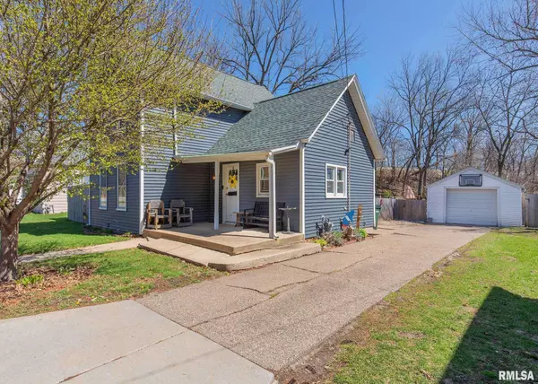 521 N HOWELL ST, Davenport, IA 52802