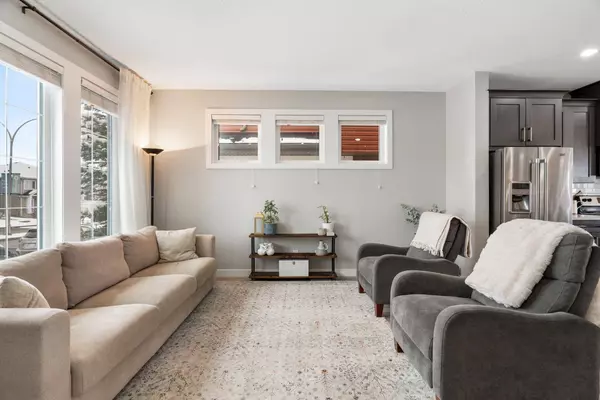 193 River Heights Drive, Cochrane, AB T4C0Y1