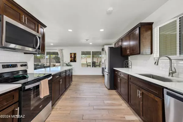 7467 N Paseo Ronceval, Tucson, AZ 85704